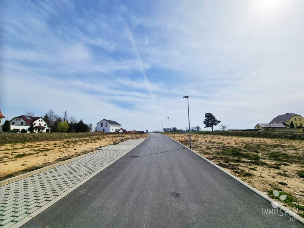 Privatstrasse-Richtung-Suedosten